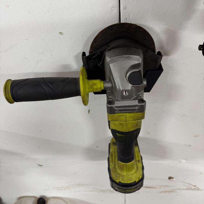 Angle Grinder Wall Mount Brack - Workshop Tools Hanger recension och pris